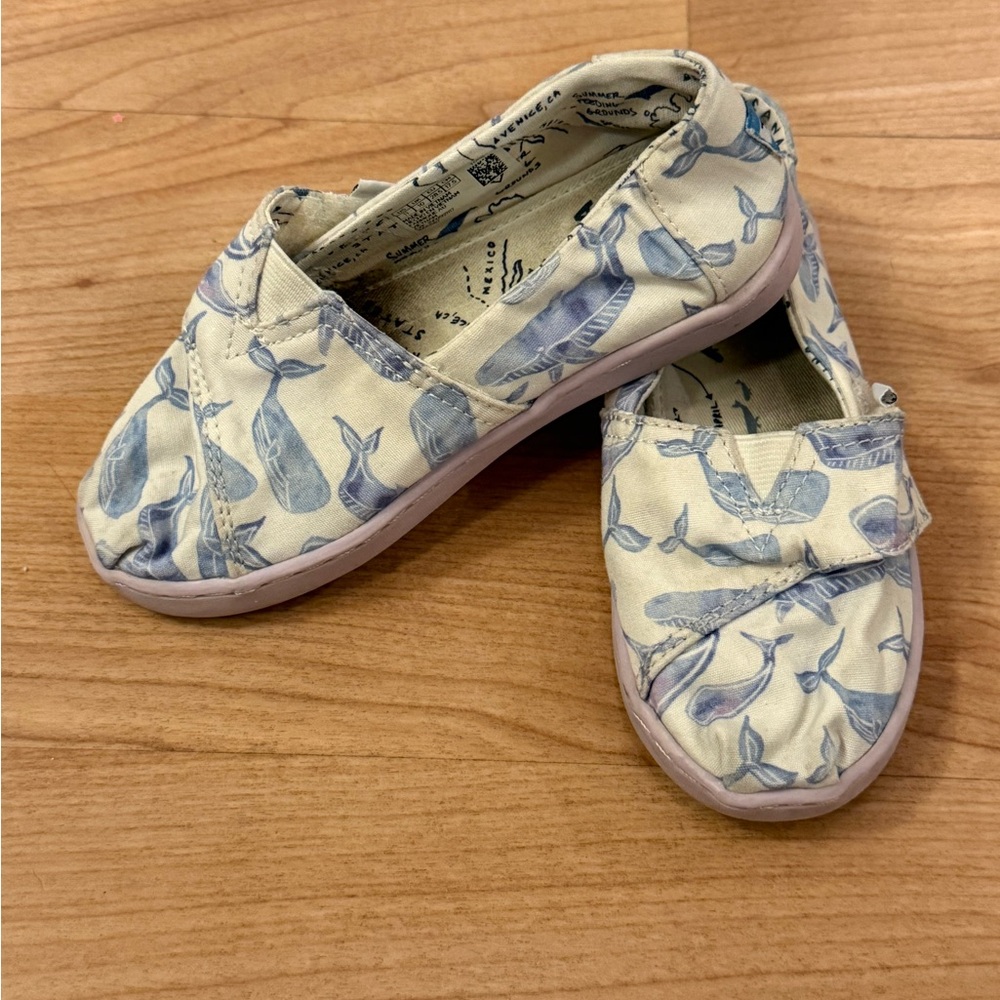 TOMS Toddler Girls Shoes Size 11 – Blue Whale Print Canvas Slip-Ons 🐳